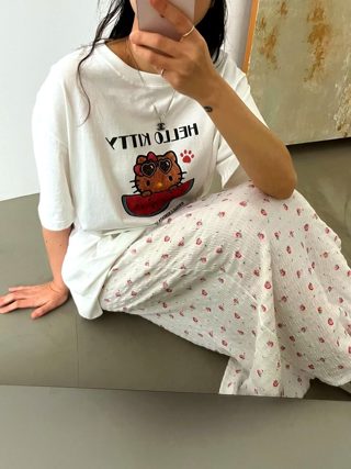 灰色