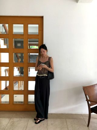 咖啡色
