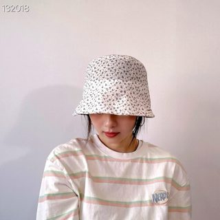 浅绿色