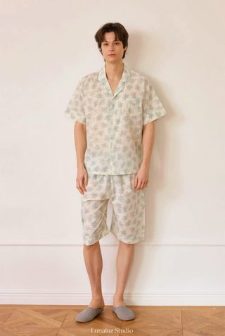 浅绿色