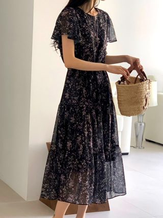 深蓝色
