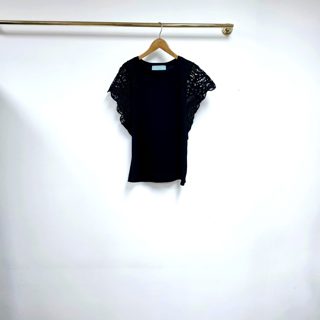 黑色