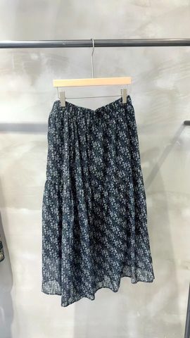 深蓝色