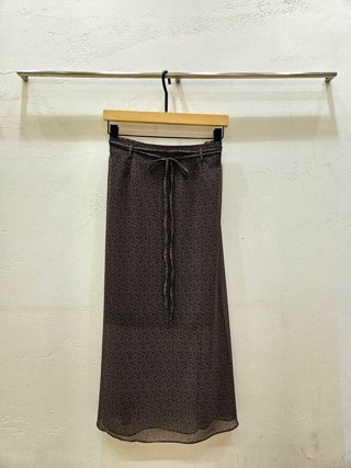 深棕色