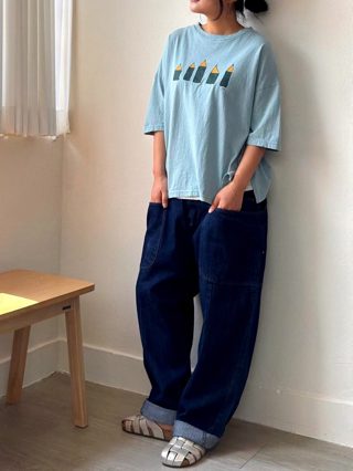 浅蓝色