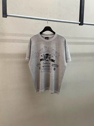 灰色