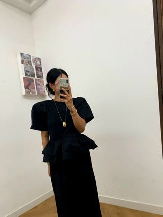 黑色