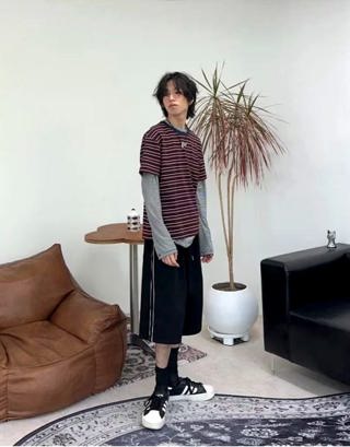 黑色