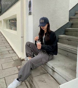 黑色