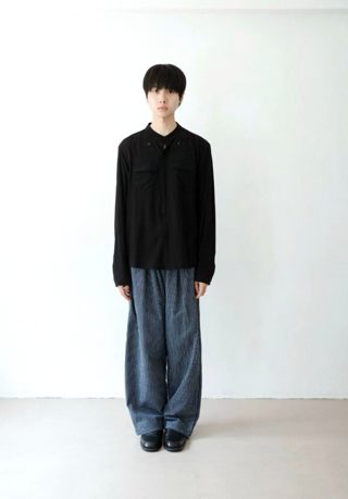 黑色