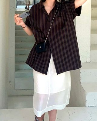 深棕色