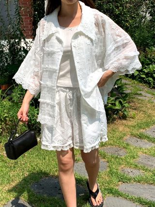 白色