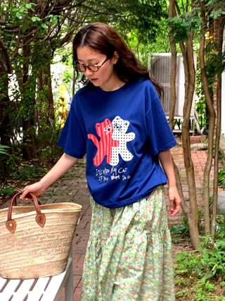 灰色