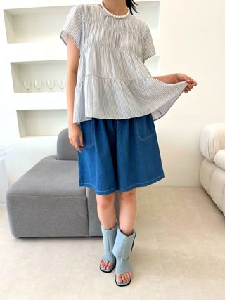 深蓝色