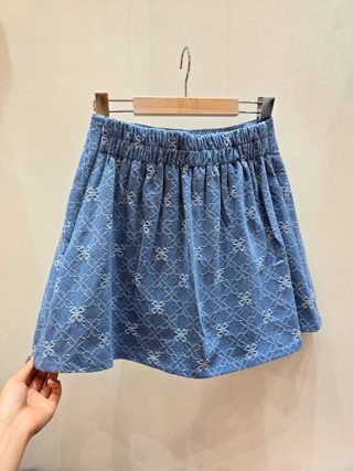 藏青色