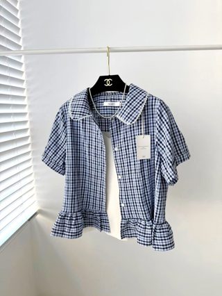 深蓝色