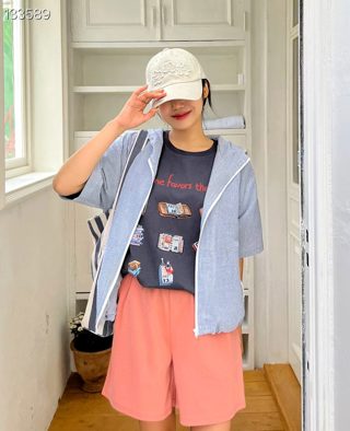 浅蓝色