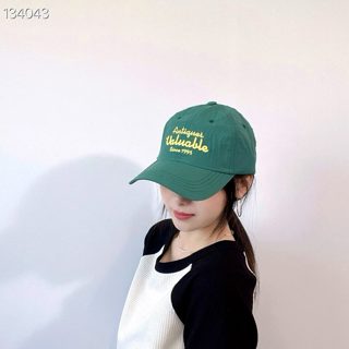 草绿色