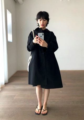黑色