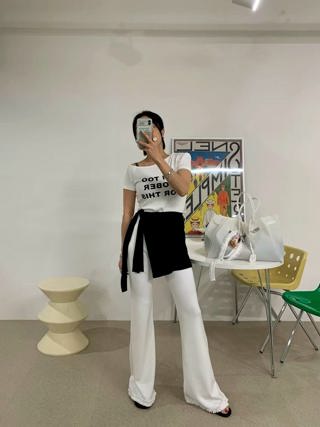 白色