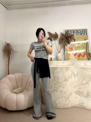 灰色