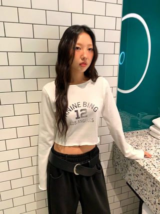 灰色
