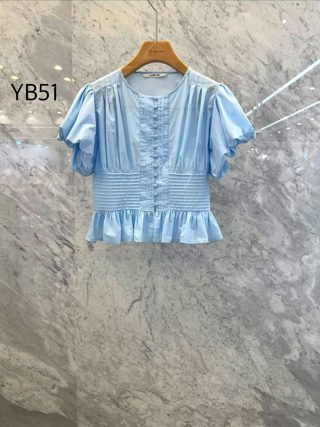 浅蓝色