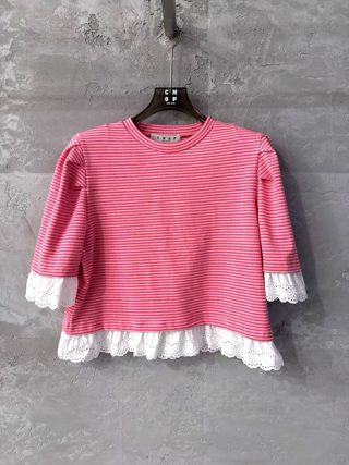 粉红色