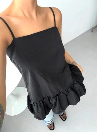 黑色