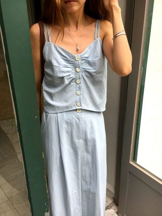 浅蓝色