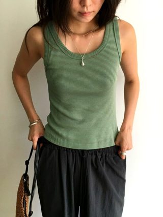 军绿色
