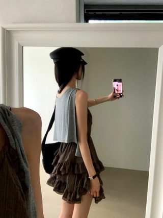 黑色