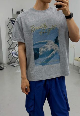 灰色