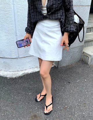 黑色