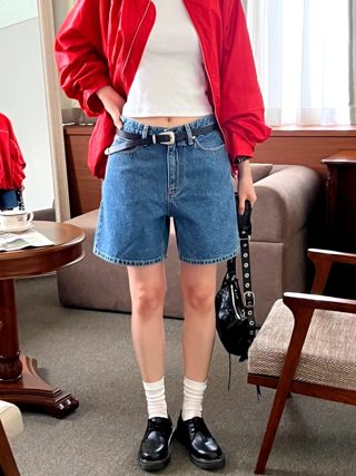 深蓝色
