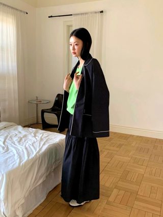 黑色