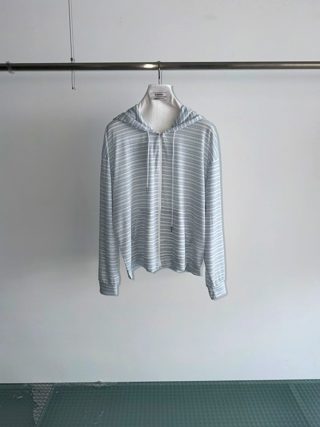 浅蓝色
