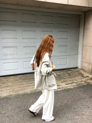 浅蓝色