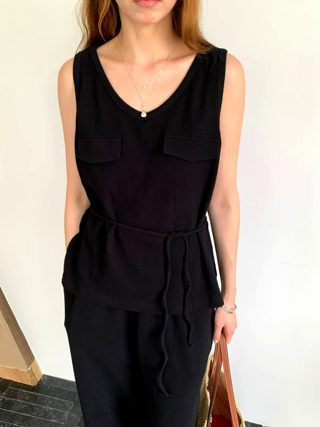 黑色