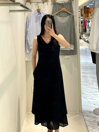 黑色