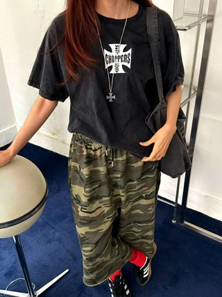 黑色