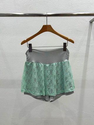 浅绿色