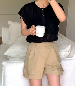 黑色