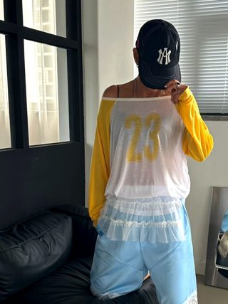 黄色