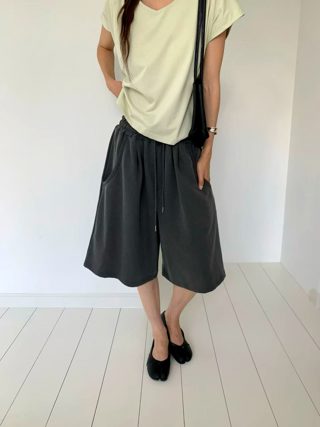灰色