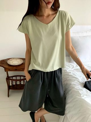 浅绿色