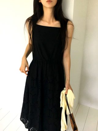 黑色