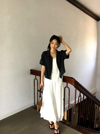 黑色