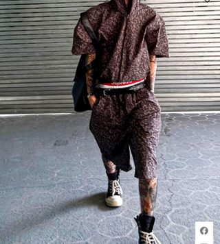 咖啡色