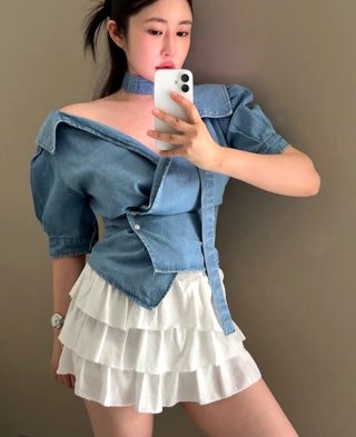 浅蓝色